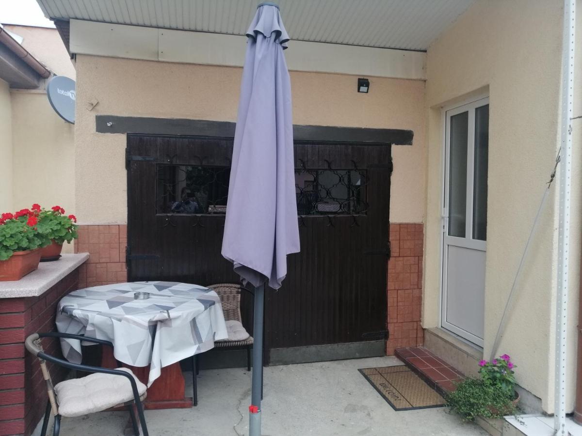 Studio Apartman Bandb Ðakovo エクステリア 写真